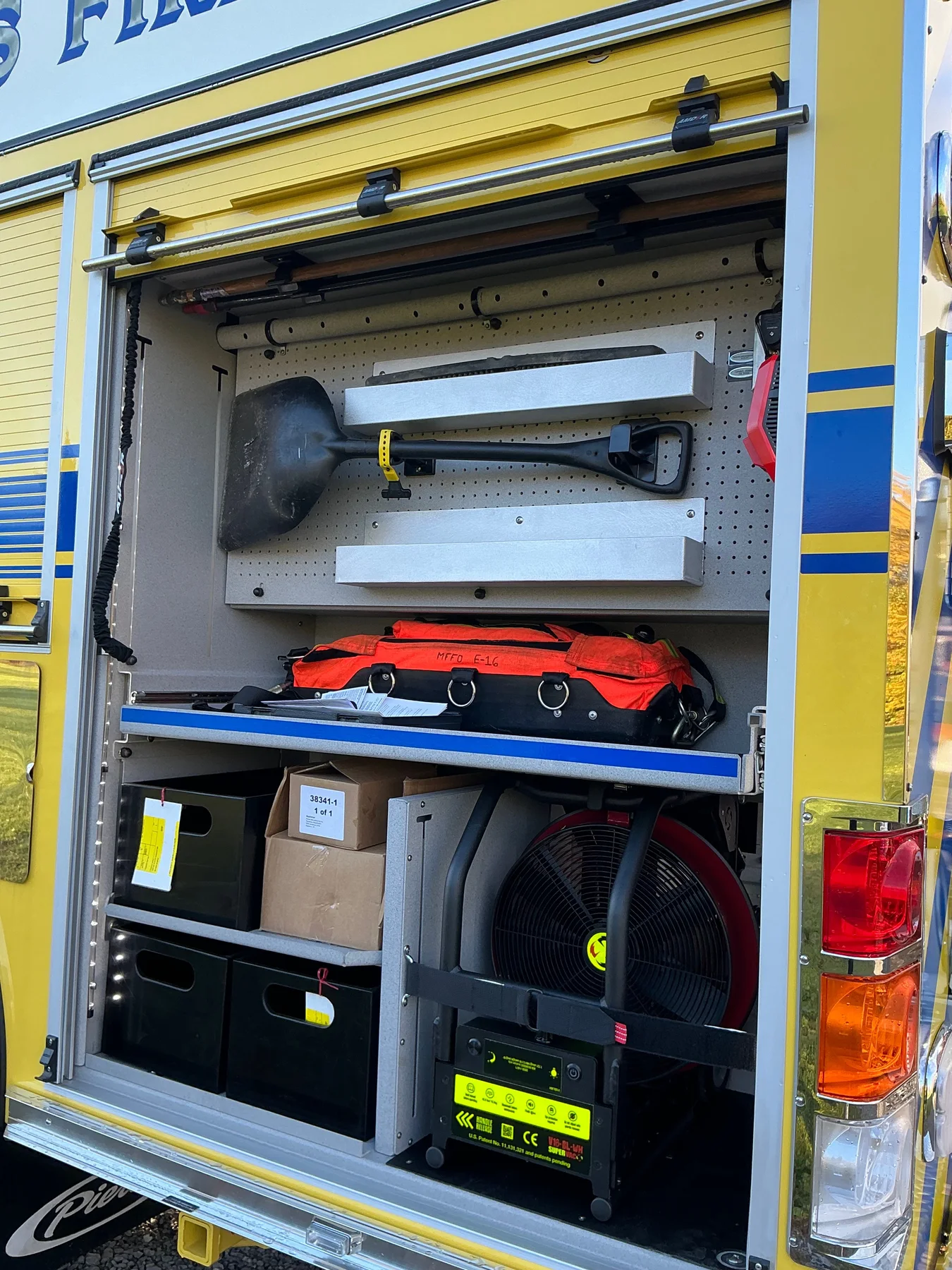 Truck upfitting detail view 30