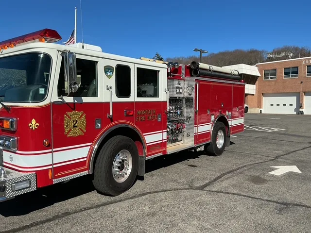 2004 Pierce Saber pumper