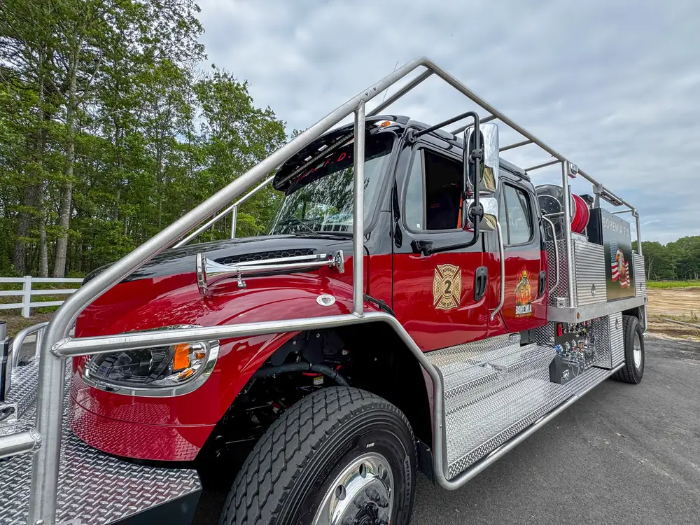Red brush apparatus parked in front-left view outdoors, photo 211 of 303.