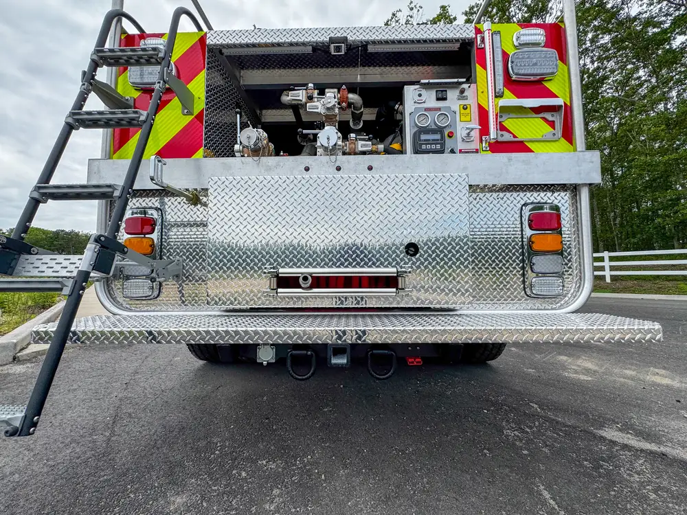 Front bumper and winch assembly close-up, photo 230 of 303.
