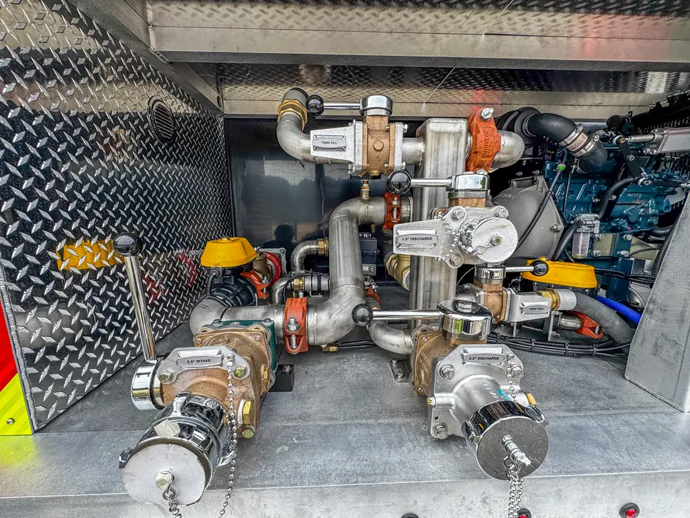 Rear or rear-quarter exterior view of apparatus, photo 234 of 303.