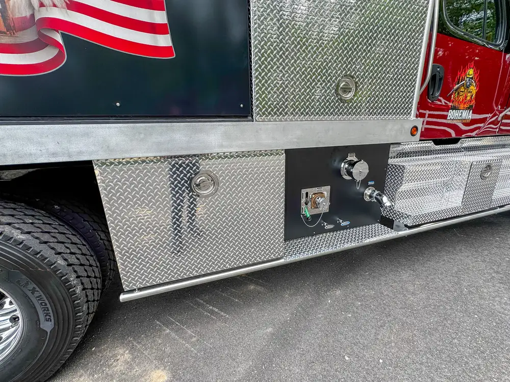 Red brush apparatus parked in front-left view outdoors, photo 241 of 303.