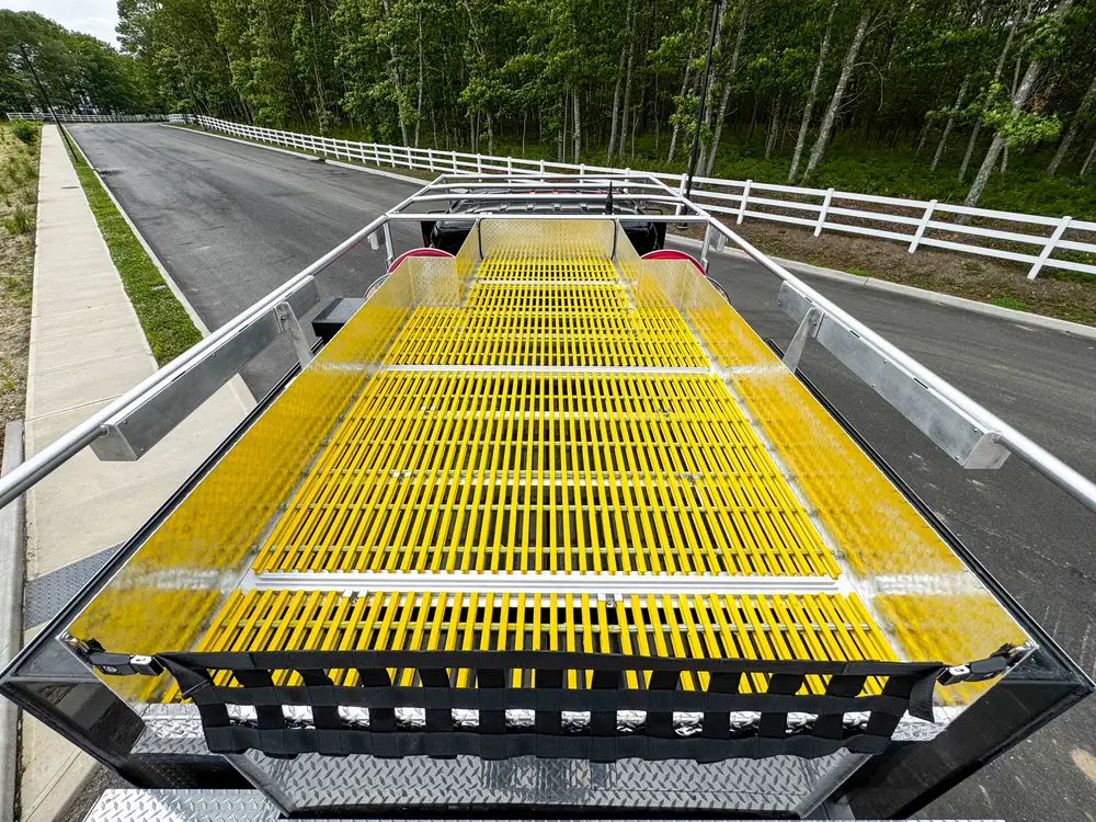 Rear or rear-quarter exterior view of apparatus, photo 264 of 303.