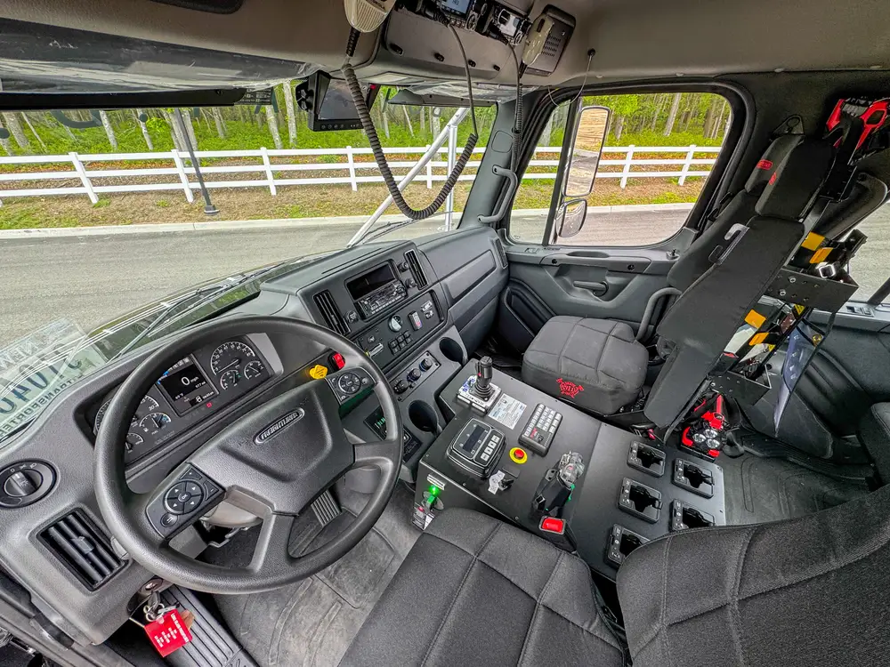 Diamond-plate body trim and step detail outdoors, photo 279 of 303.