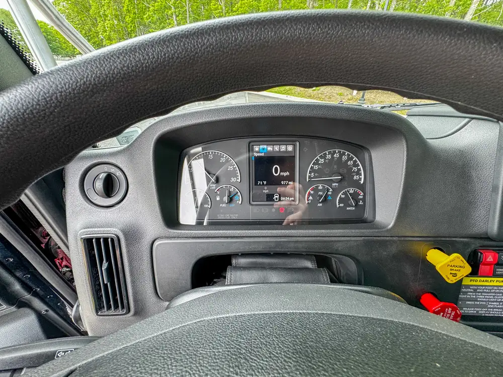 Rear or rear-quarter exterior view of apparatus, photo 284 of 303.