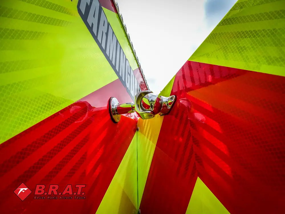 Rear chevron panel close-up with rope line and hardware.