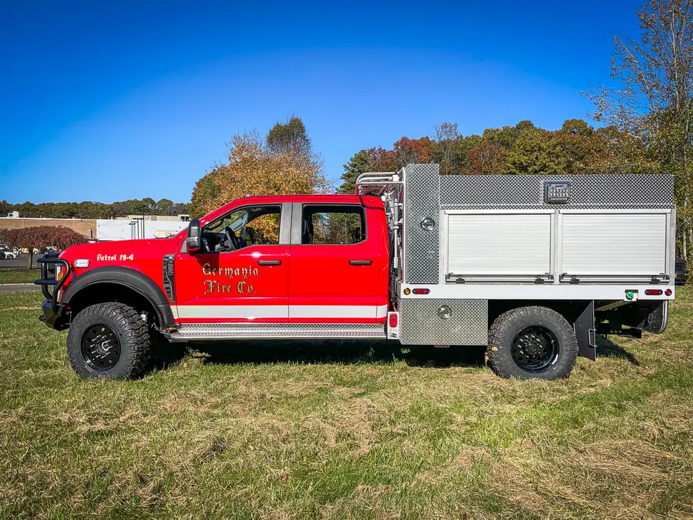 Left-side profile from slightly rear angle with body boxes visible.