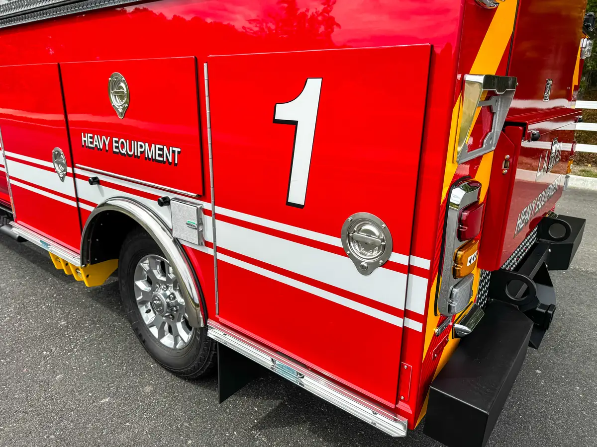 Rear side panel with large unit number 1.