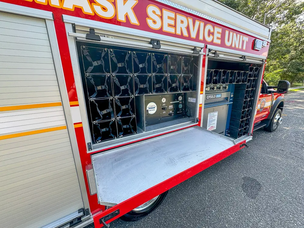 Open side bay angle with CFS5.5 module and horizontal shelf.