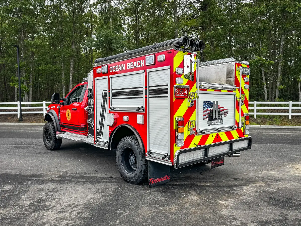 Open side compartment on brush truck body, photo 6 of 179.