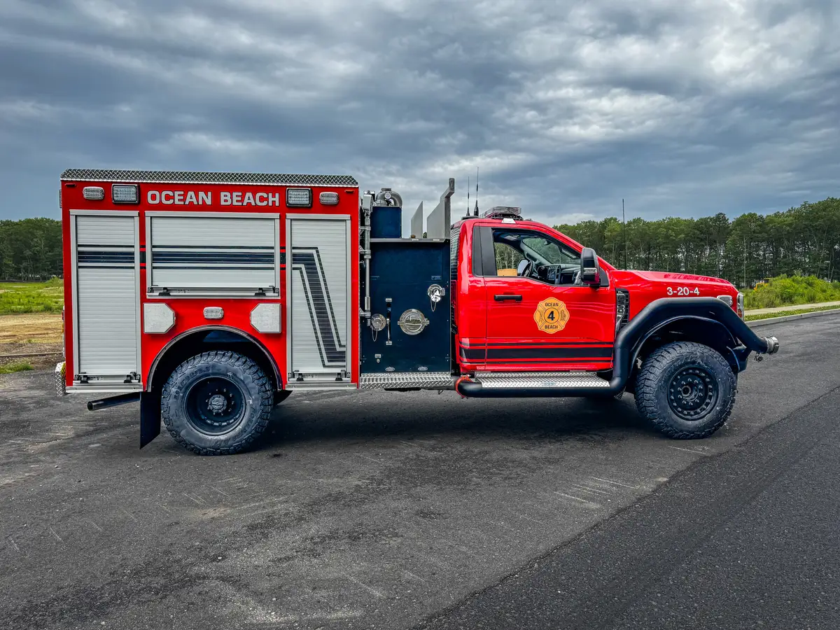 Diamond-plate step and body trim detail, photo 9 of 179.