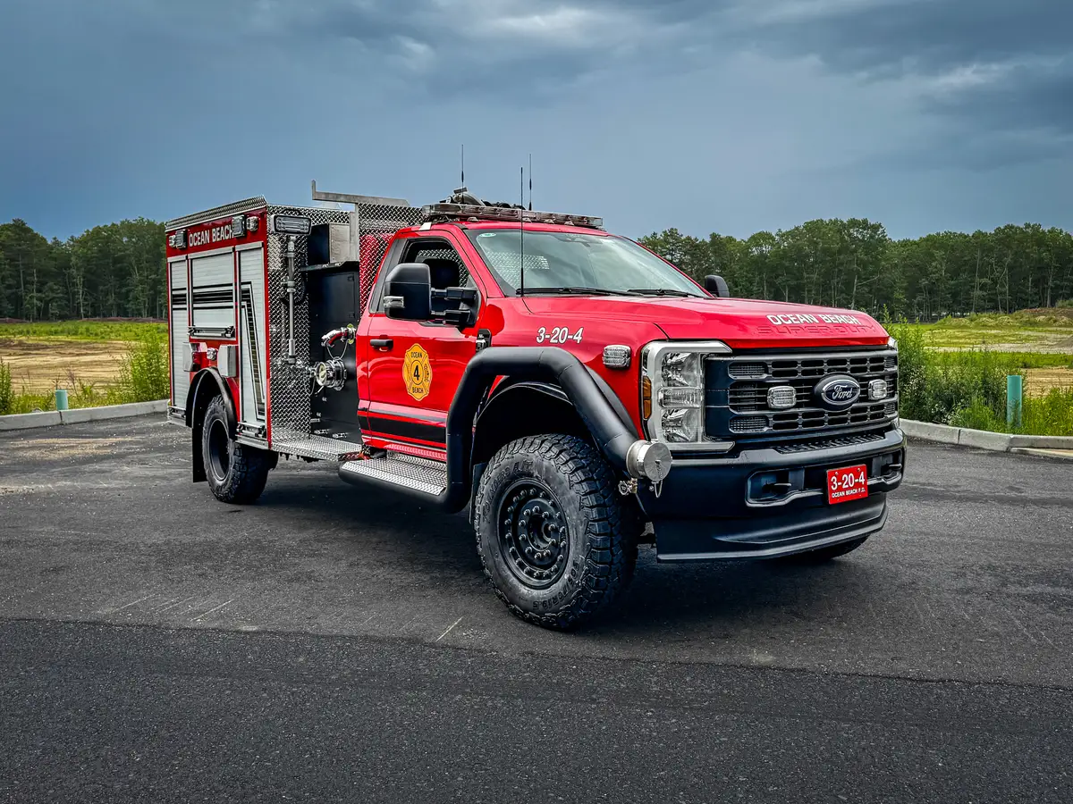 Wheel and tire detail on brush truck, photo 10 of 179.