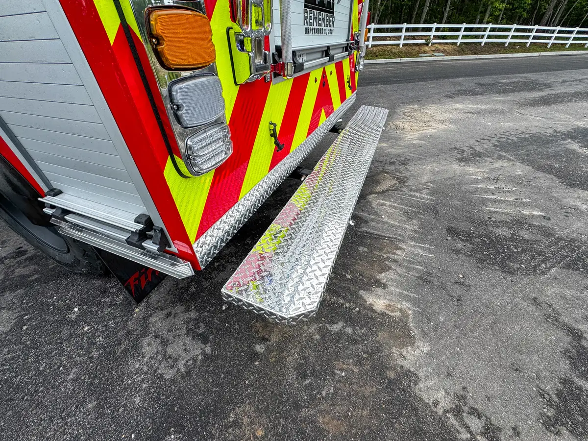 Wheel and tire detail on brush truck, photo 30 of 179.