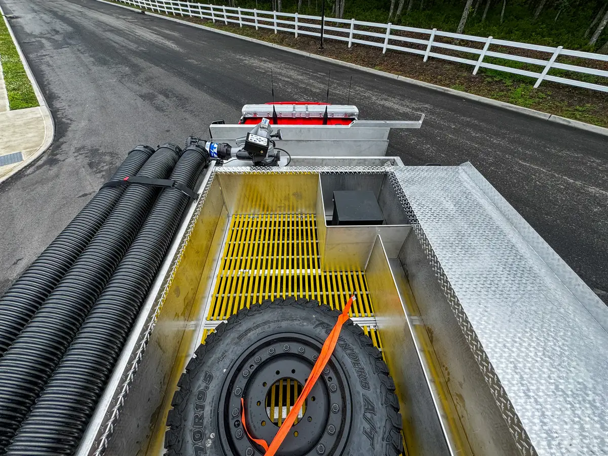 Pump panel with controls on brush truck body, photo 35 of 179.