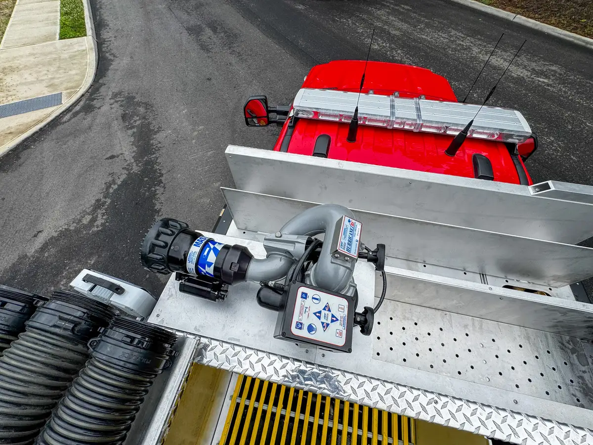 Open side compartment on brush truck body, photo 36 of 179.