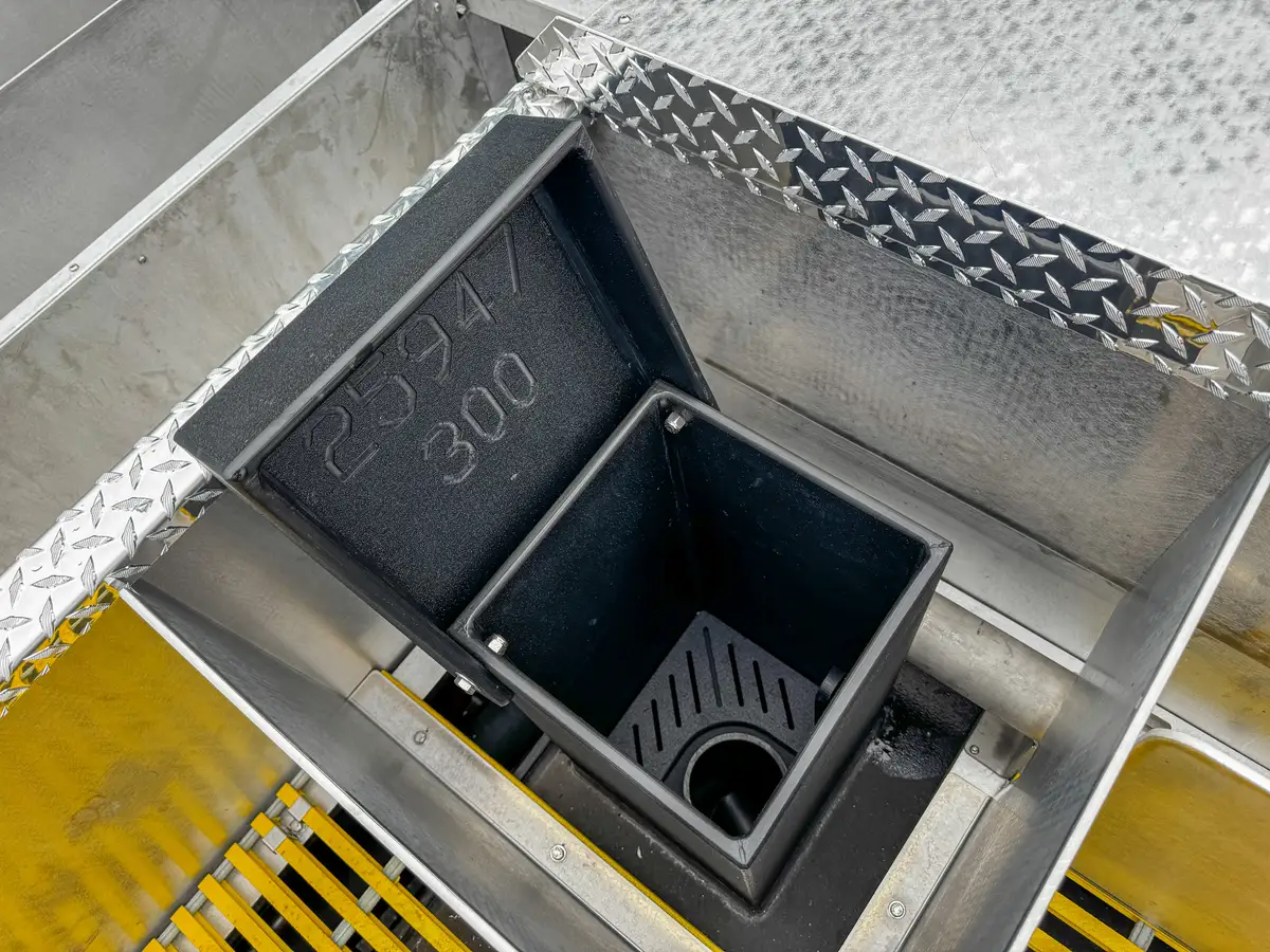 Driver-side profile of red brush truck, photo 43 of 179.