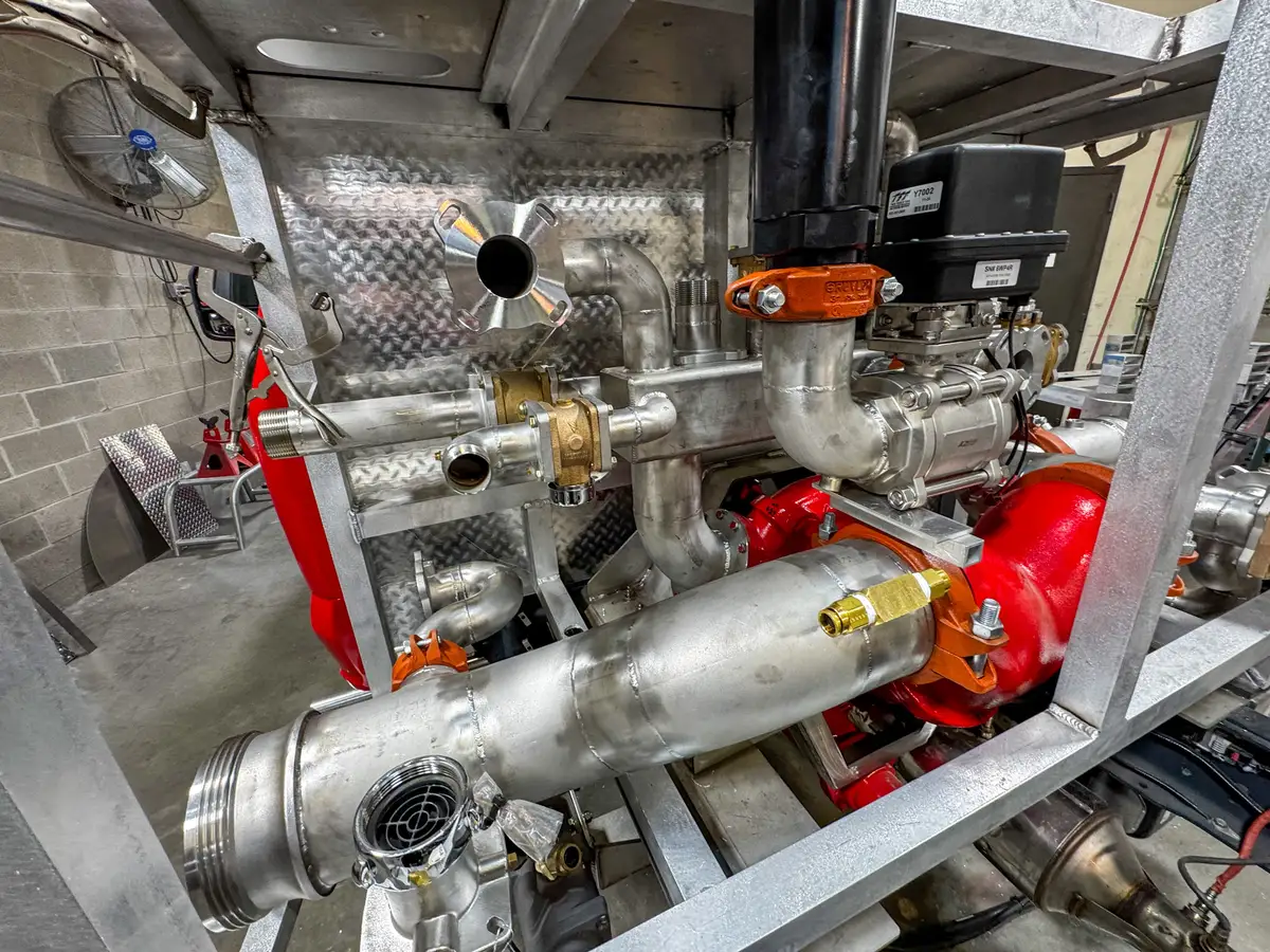 Red body panel installed on apparatus module, photo 163 of 179.