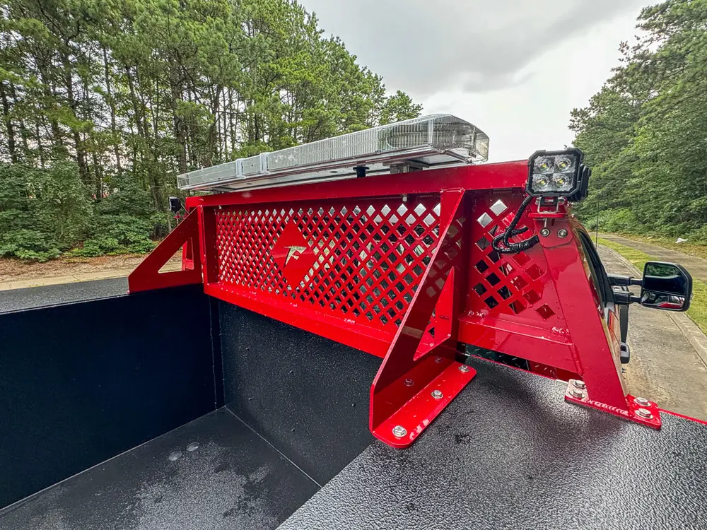 Rear upper rack close-up with red mesh panel and support arm.