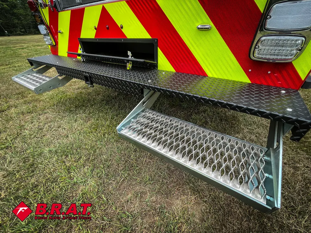 Rear lower step and hatch door opened downward.