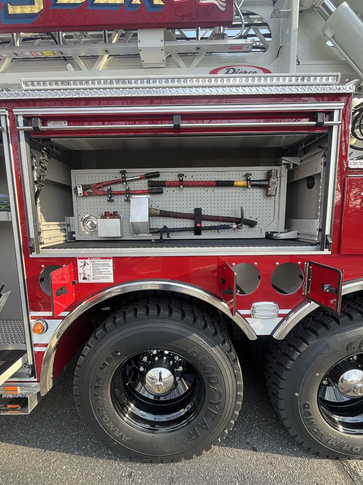 Pierce Enforcer Aerial exterior view, photo 15 of 35