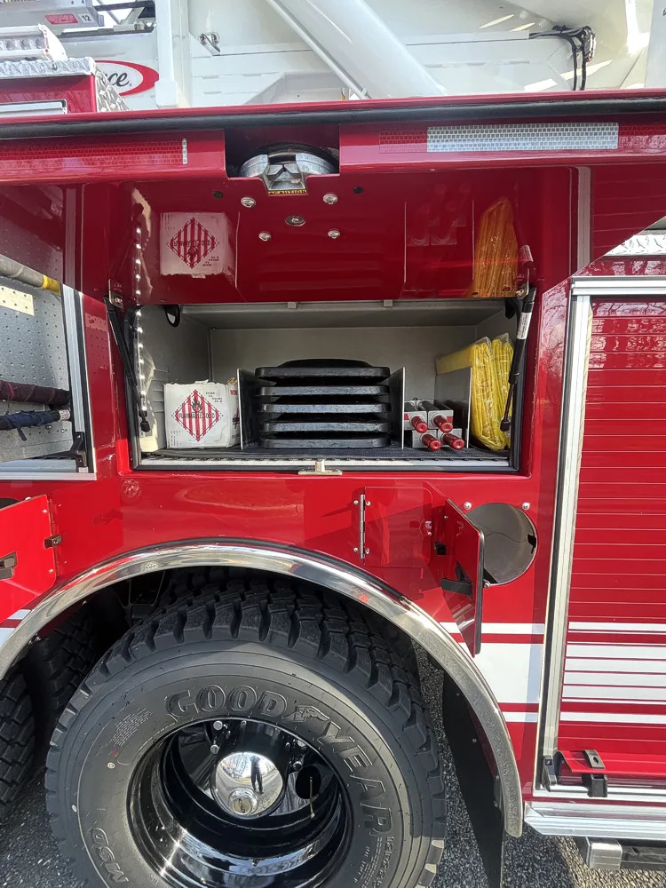 Pierce Enforcer Aerial exterior view, photo 17 of 35