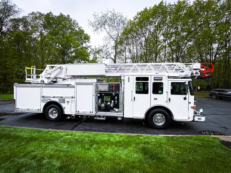 Pierce Enforcer Aerial exterior view, photo 13 of 32