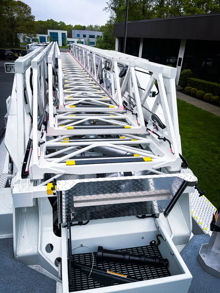 Pierce Enforcer Aerial exterior view, photo 31 of 32