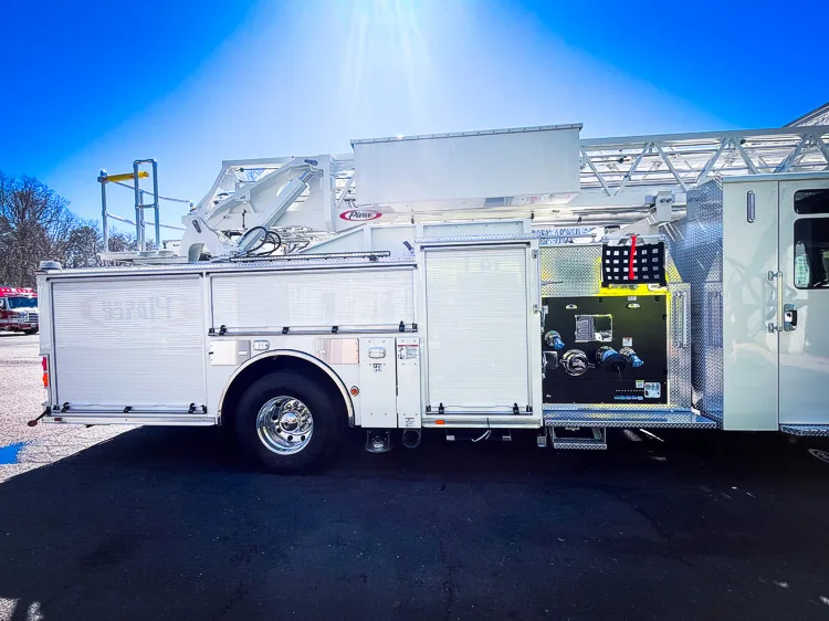 Pierce Enforcer Aerial exterior view, photo 6 of 32