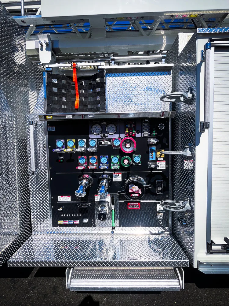 Pierce Enforcer Aerial exterior view, photo 9 of 32