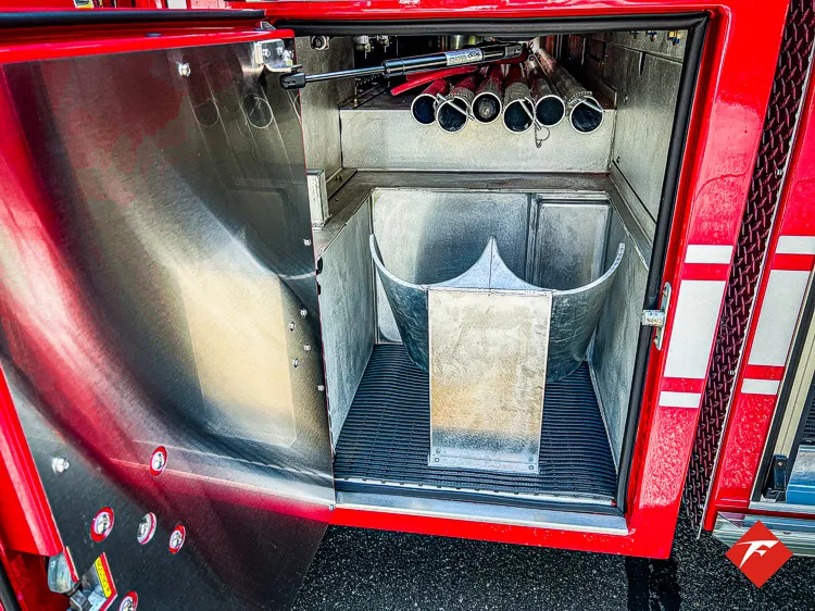 Pierce Velocity Aerial exterior view, photo 11 of 48