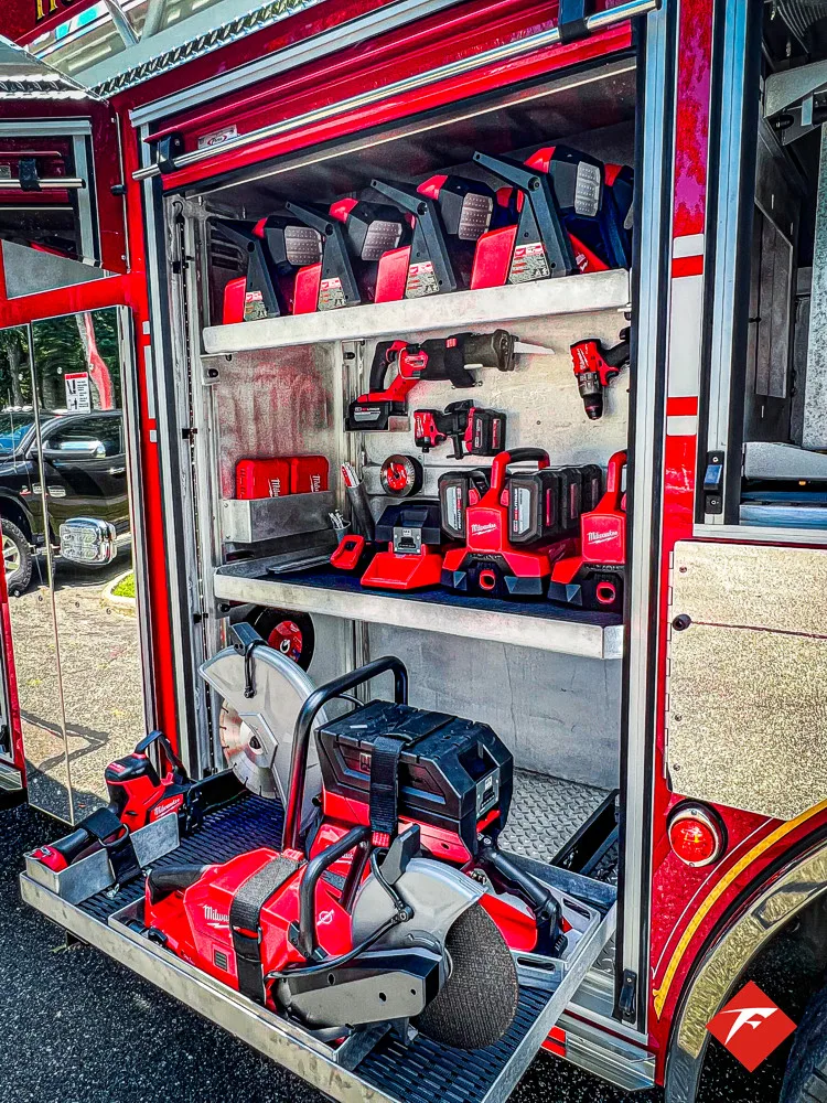 Pierce Velocity Aerial exterior view, photo 17 of 48