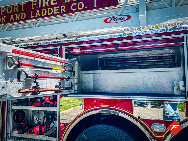 Pierce Velocity Aerial exterior view, photo 19 of 48