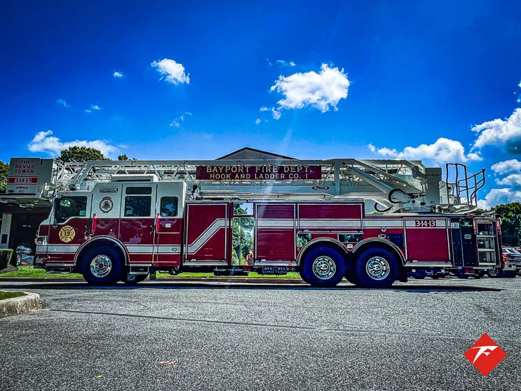 Pierce Velocity Aerial exterior view, photo 2 of 48