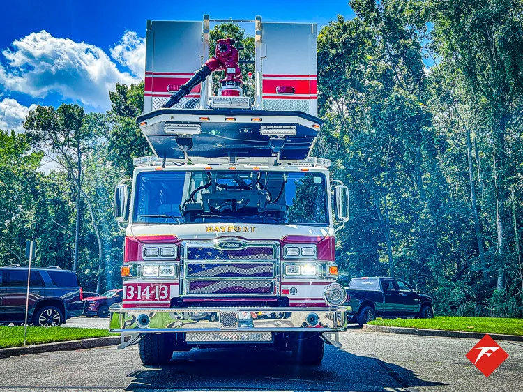 Pierce Velocity Aerial exterior view, photo 3 of 48