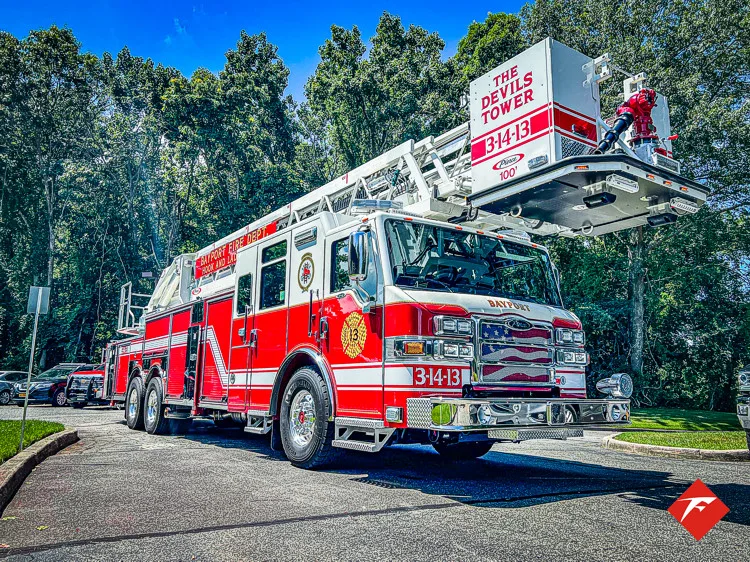 Pierce Velocity Aerial exterior view, photo 4 of 48