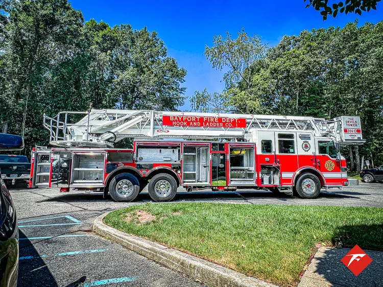 Pierce Velocity Aerial exterior view, photo 41 of 48