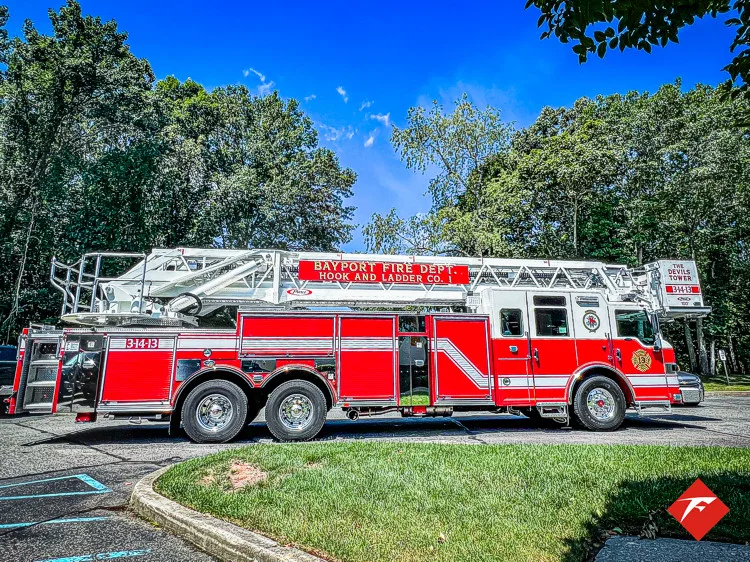 Pierce Velocity Aerial exterior view, photo 5 of 48