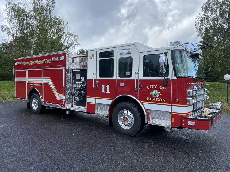 Rear-right exterior view showing side body and rear section