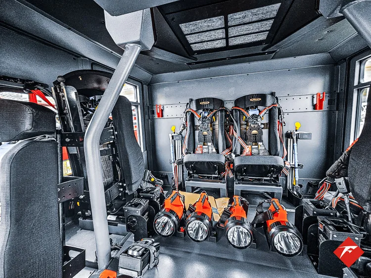 Pierce Saber Pumper exterior view, photo 18 of 83