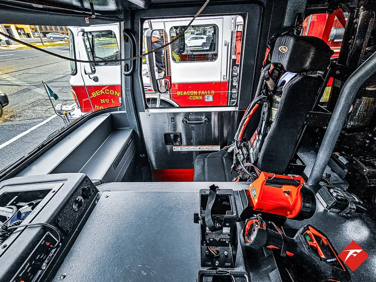 Pierce Saber Pumper exterior view, photo 19 of 83