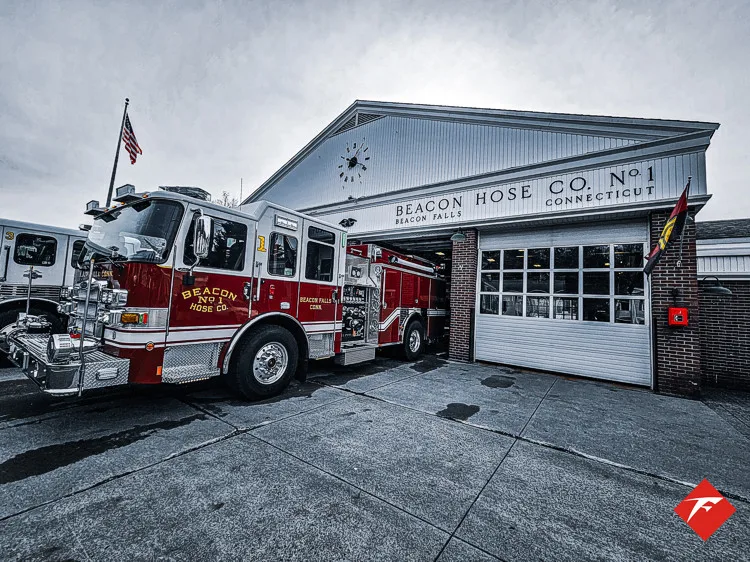 Pierce Saber Pumper exterior view, photo 2 of 83