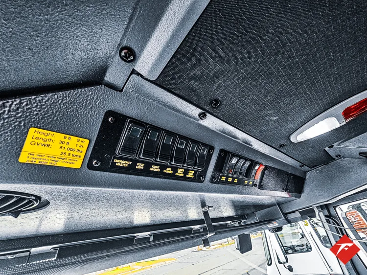 Pierce Saber Pumper exterior view, photo 20 of 83