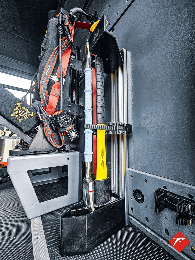 Pierce Saber Pumper exterior view, photo 22 of 83