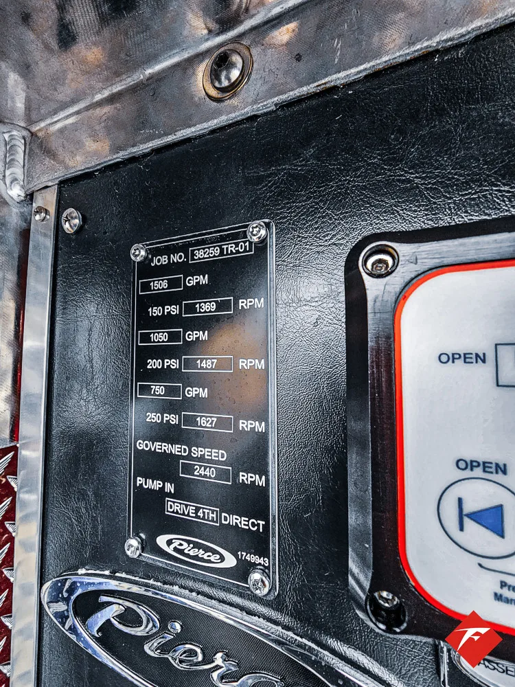 Pierce Saber Pumper exterior view, photo 30 of 83