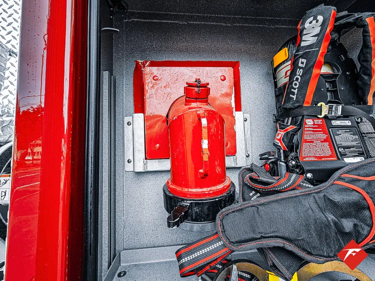 Pierce Saber Pumper exterior view, photo 33 of 83