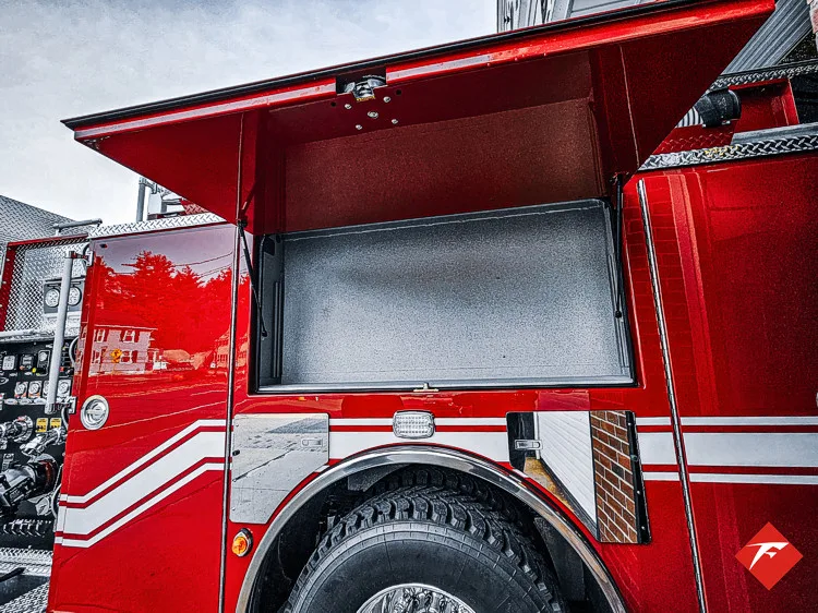 Pierce Saber Pumper exterior view, photo 34 of 83