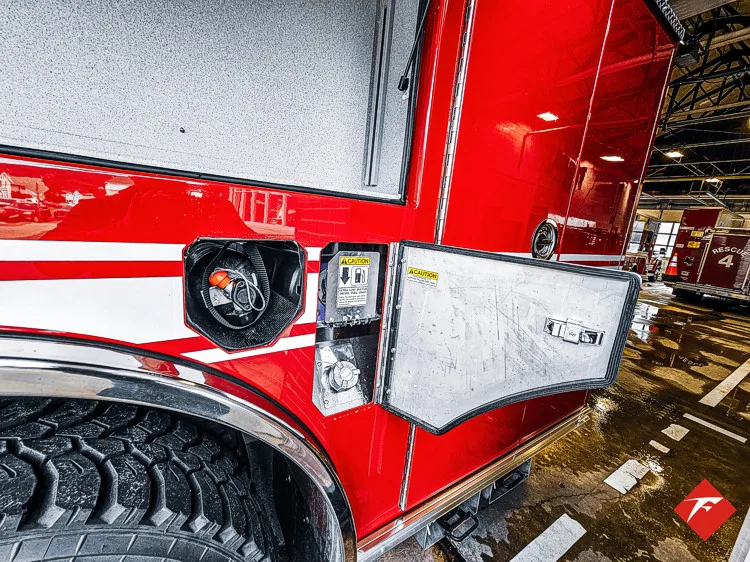 Pierce Saber Pumper exterior view, photo 35 of 83