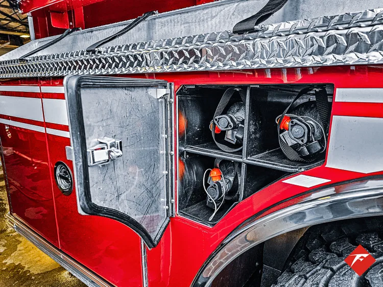 Pierce Saber Pumper exterior view, photo 48 of 83