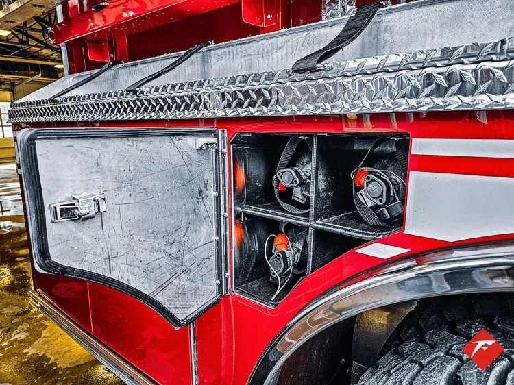 Pierce Saber Pumper exterior view, photo 49 of 83