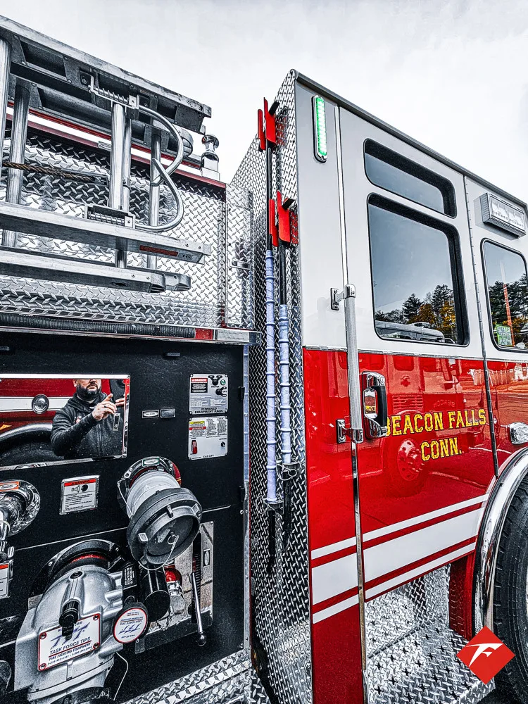 Pierce Saber Pumper exterior view, photo 51 of 83